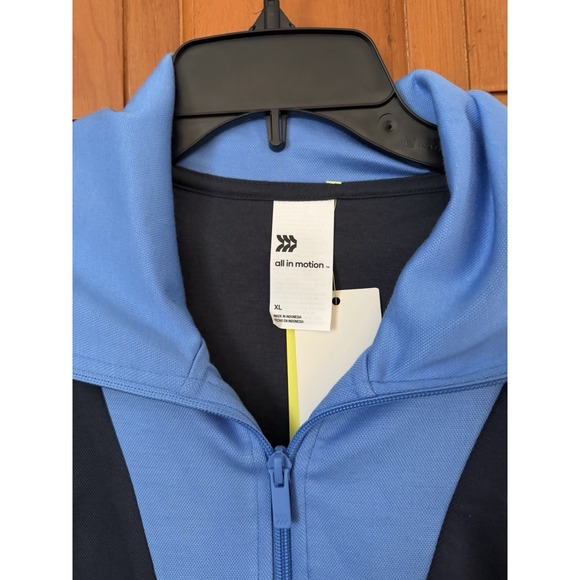 Women's All In Motion Airy Sleek 1/2 Zip Pull Over Navy Blue Size XL NWT - Picture 2 of 4